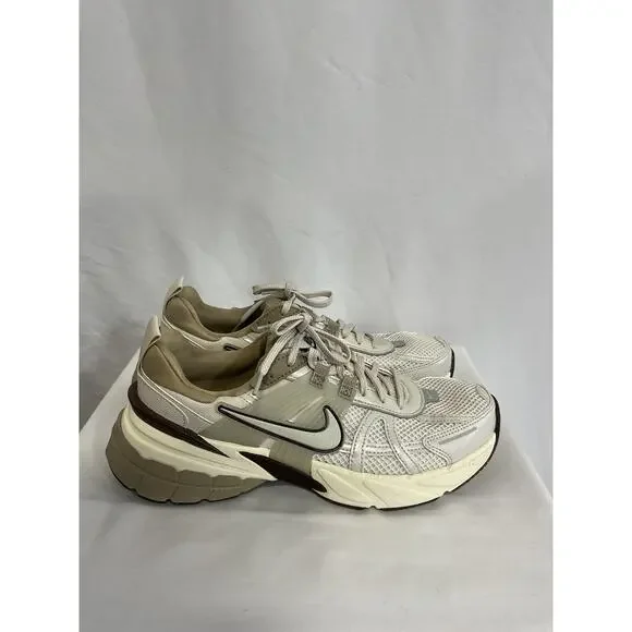 Nike 'V2K' White Run Sneaker Size 8.5 - Picture 3 of 5